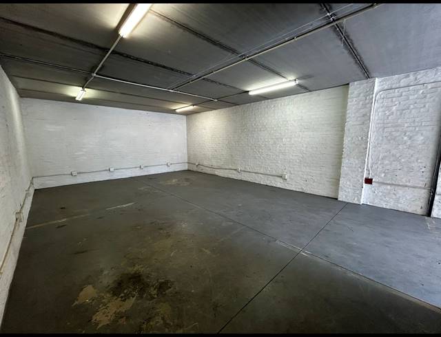 90M² WAREHOUSE TO LET IN EASTGATE
